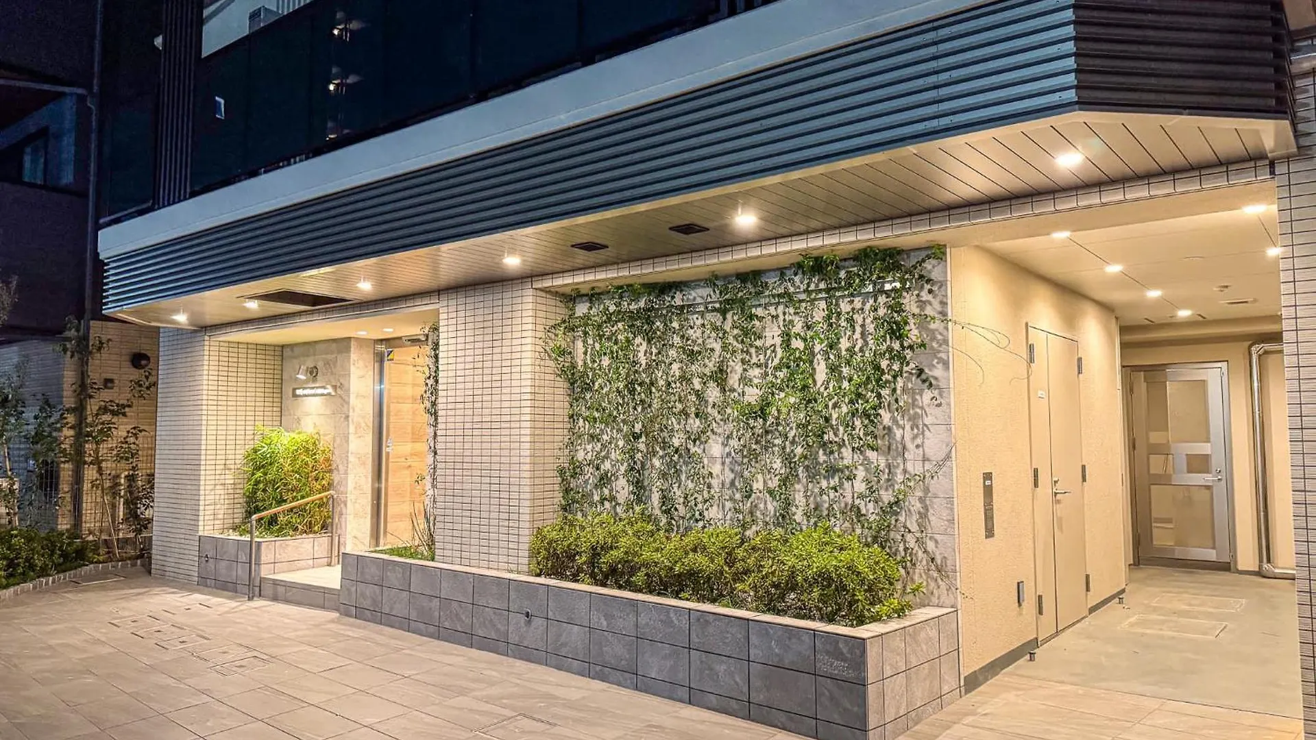 Triphome Tokyo Sugamo 2024 New 3 Mins 2 Stations Apartment